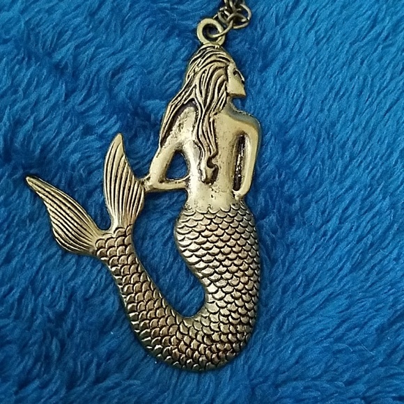 Mermaid Siren Pendant Necklace - Picture 2 of 4